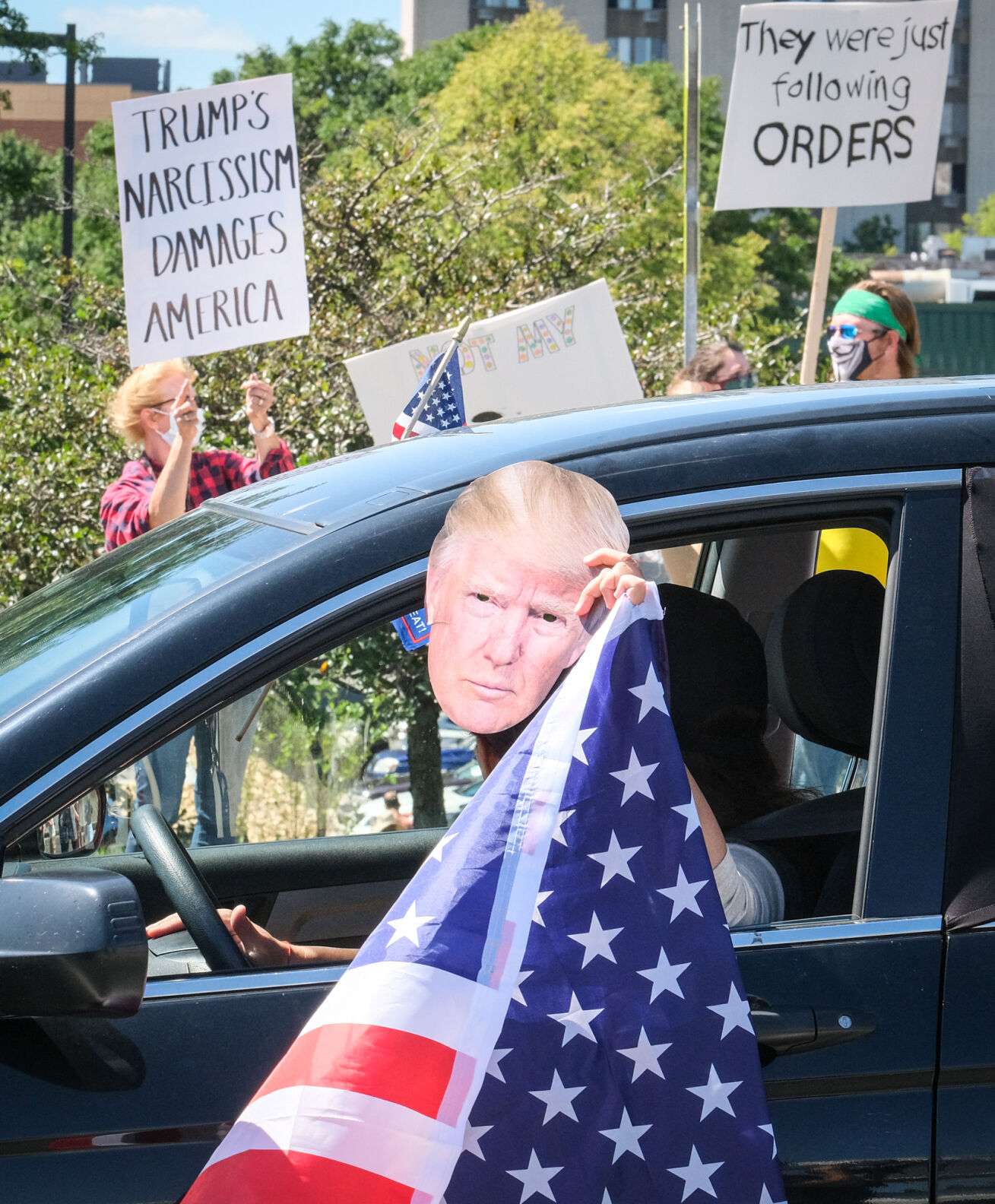 Bridge protest in Mankato Aug. 17, 2020